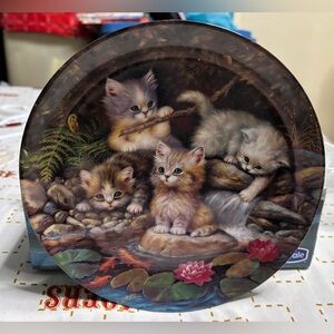 BRADFORD EXCHANGE “BY THE LILY POND” COLLECTABLE KITTY PLATE